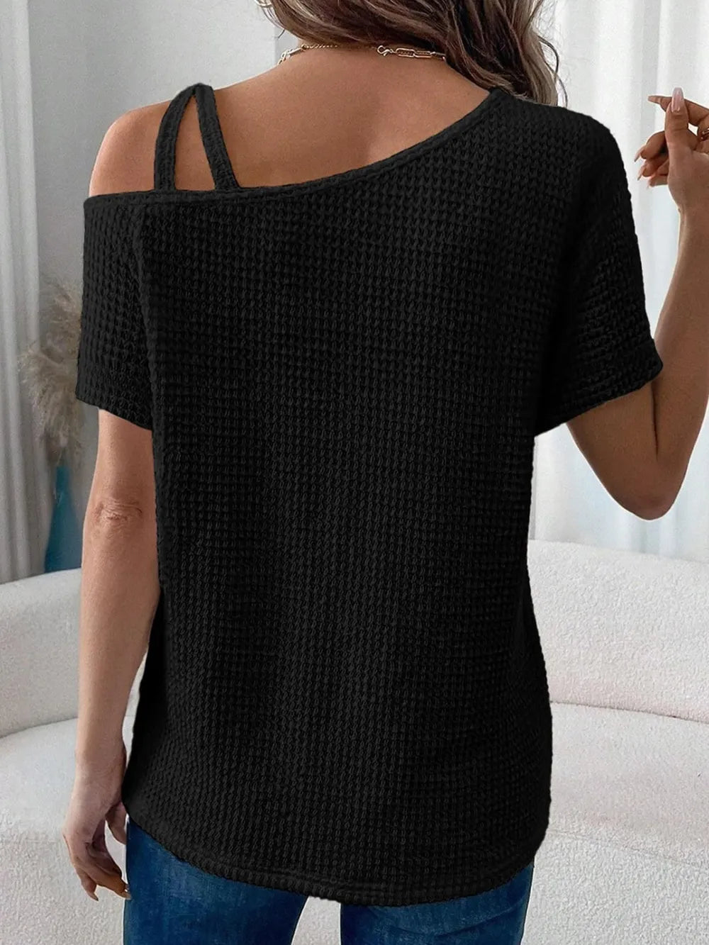 Short sleeved solid color top for women's fashion summer slanted shoulder suspender