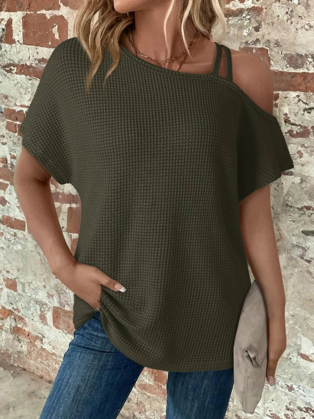 Short sleeved solid color top for women's fashion summer slanted shoulder suspender