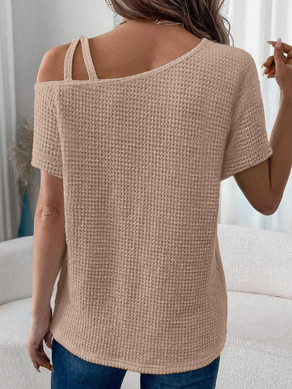 Short sleeved solid color top for women's fashion summer slanted shoulder suspender